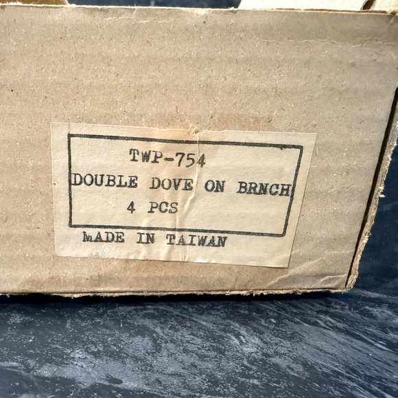 LEFTON Dove Figurines (Set of 4) - Picture 11 of 15